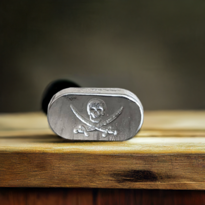 1 Oz Silver Bar – Skull & Cross Swords Design round ends - Image 2