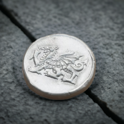 1oz Welsh Dragon Round, 999fs, Solid Silver, Handmade Coin for Collecting and Special Occasions. - Image 6
