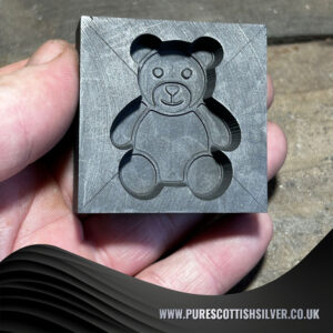 Graphite Mold in Bear Shape, Ideal for Casting Metals and Glass, 50mm x 50mm x 20mm, Great Gift for DIY Enthusiast