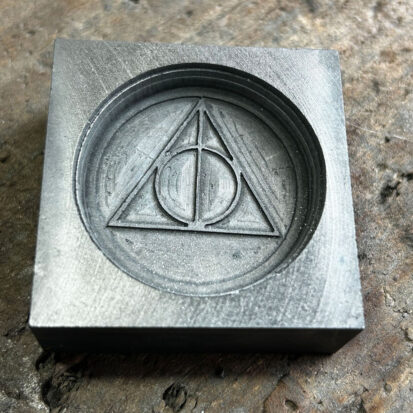 Graphite Mould – Deathly Hallows Round – 80 Grams 2
