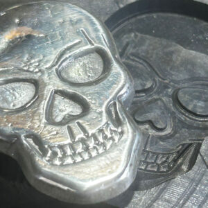Graphite Mould with Detailed Skull, Ideal for Metal and Glass Casting Projects, Artistic Gift