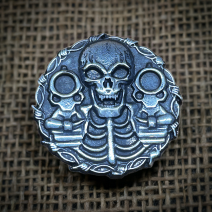 28g Silver Coin, Bold Skull & Dual Pistols Motif, Collectible Treasure, Edgy Gift for Silver Enthusiasts - Image 5