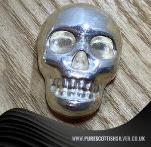Plain Silver Skull – 100g Hand Poured Unique Decorative Piece, Perfect for Gothic Home Decor or Edgy Gift