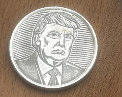 1oz Trump Round, 999fs Silver,  Handmade Solid Silver Keepsake, Unique Gift for Fans of America and Collectibles. - Image 2