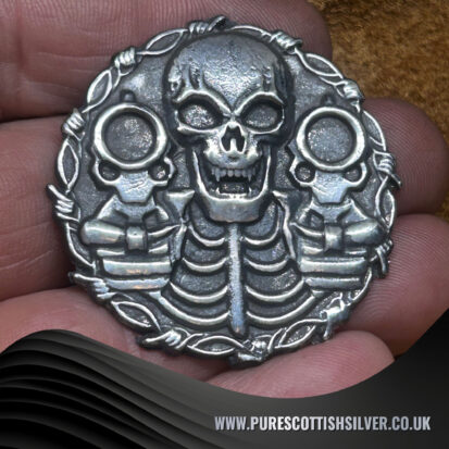 28g Silver Coin, Bold Skull & Dual Pistols Motif, Collectible Treasure, Edgy Gift for Silver Enthusiasts 2
