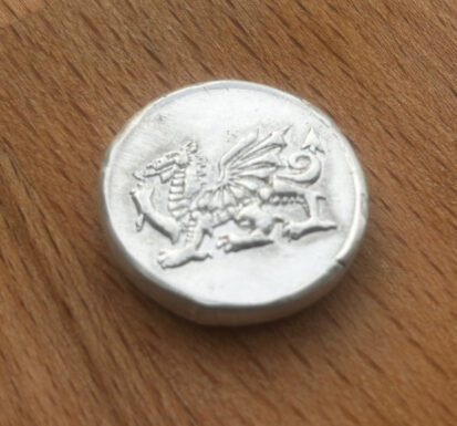 1oz Welsh Dragon Round, 999fs, Solid Silver, Handmade Coin for Collecting and Special Occasions. - Image 3