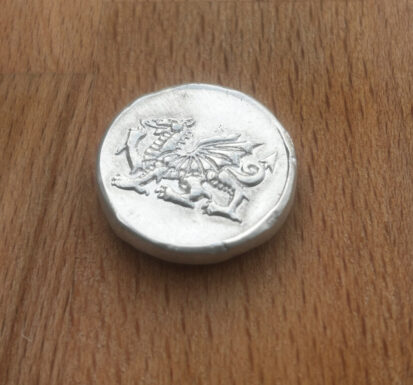 1oz Welsh Dragon Round, 999fs, Solid Silver, Handmade Coin for Collecting and Special Occasions. - Image 2